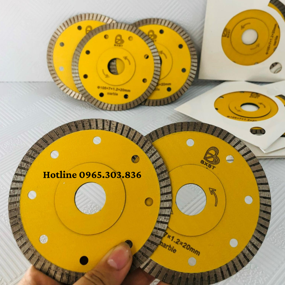 Máy cắt gạch đá dùng lưỡi cắt gạch men